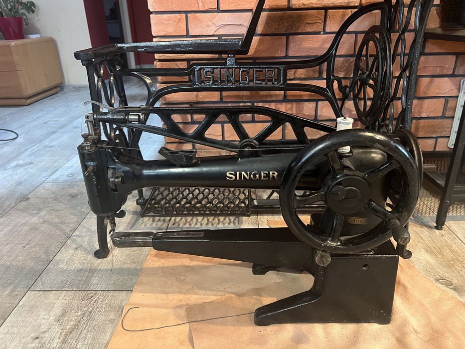 Maszyna szewska łaciarka + stolik