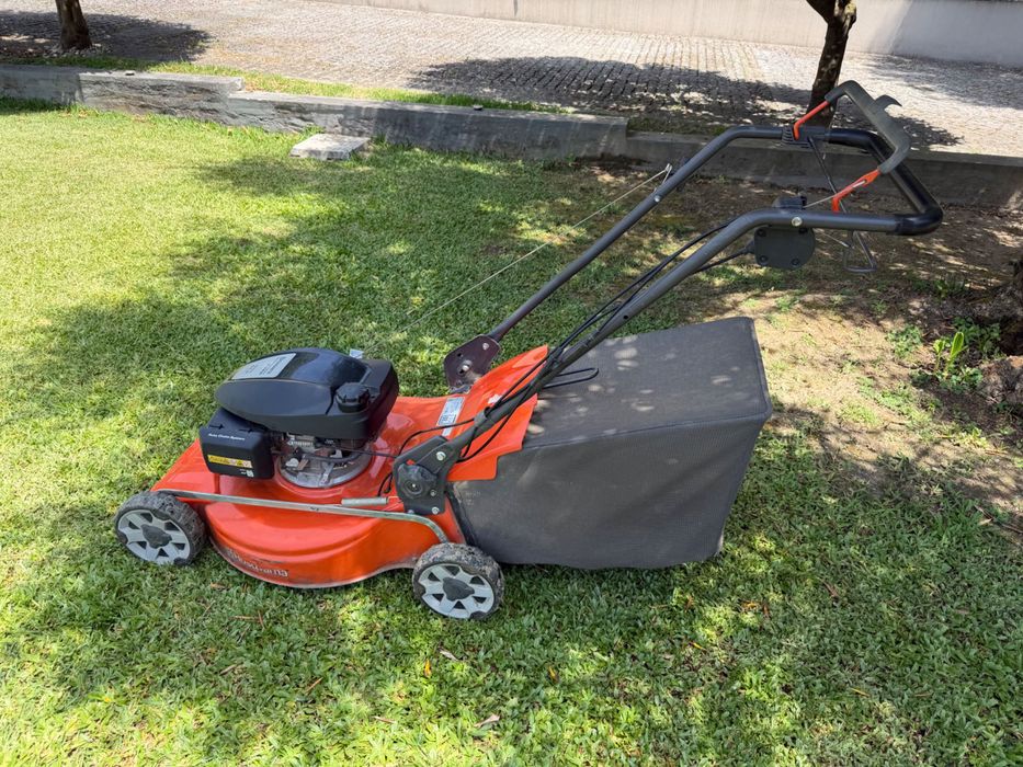 Corta Relvas Husqvarna LC356VP