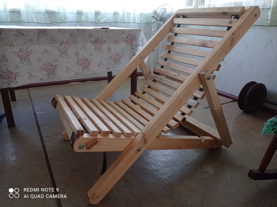 Крісло шезлонг для дачі і відпочинку