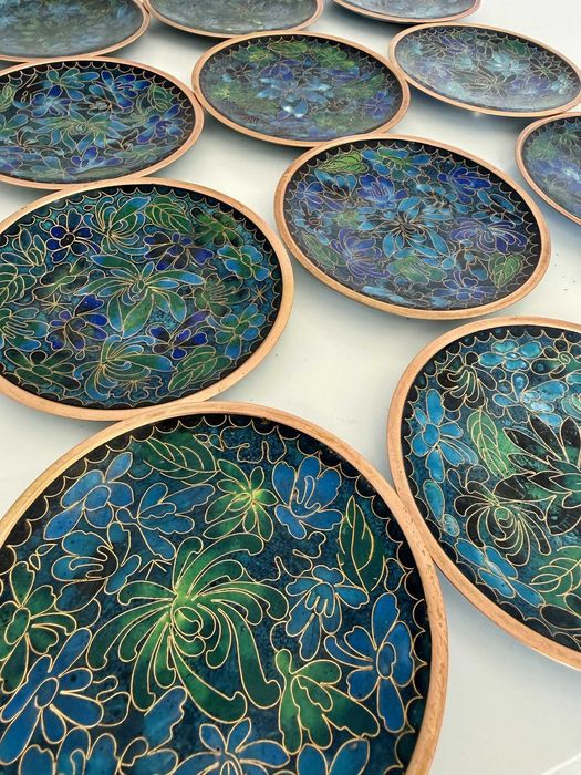 Conjunto de dez pratos chineses em Cloisonné