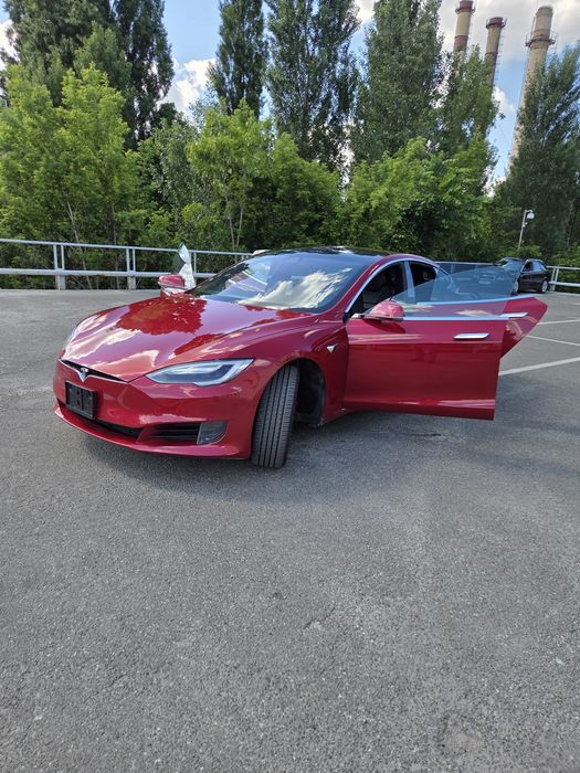 Tesla Model S  D75