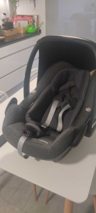 Carrinho de bebé + ovo Bebé Confort + oferta de capas de chuva