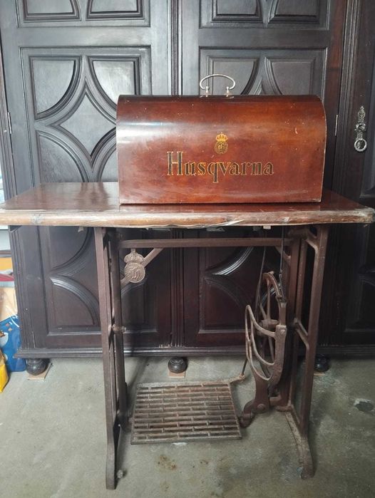 Máquina de Costura Antiga