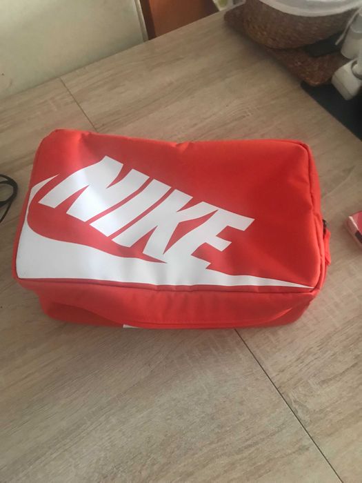 mala para transportar ténis nike como nova
