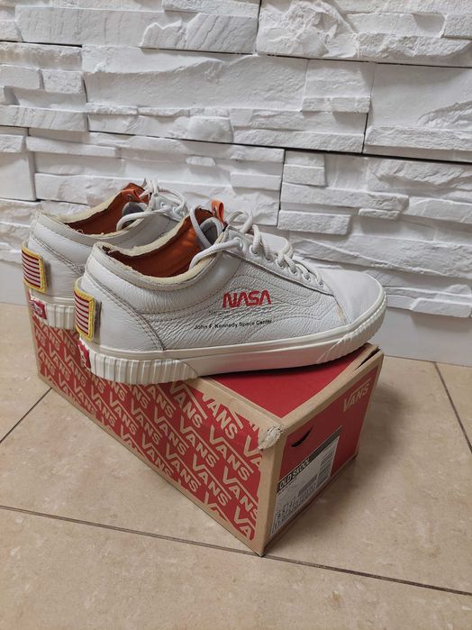 Buty Vans of the Wall r 42, 27 cm