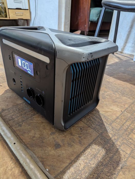 Зарядна станція Anker 757