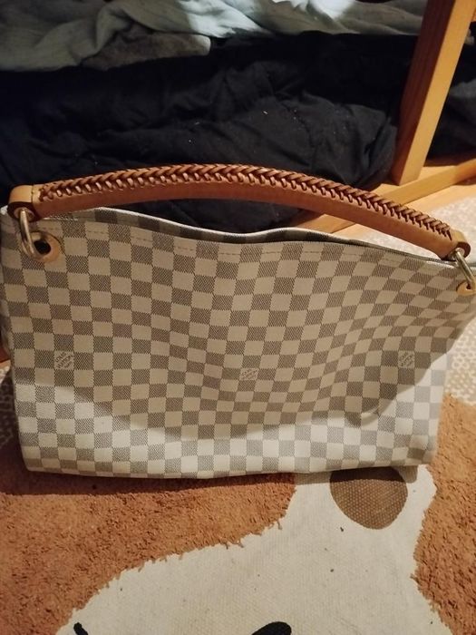 Mala de senhora novinha