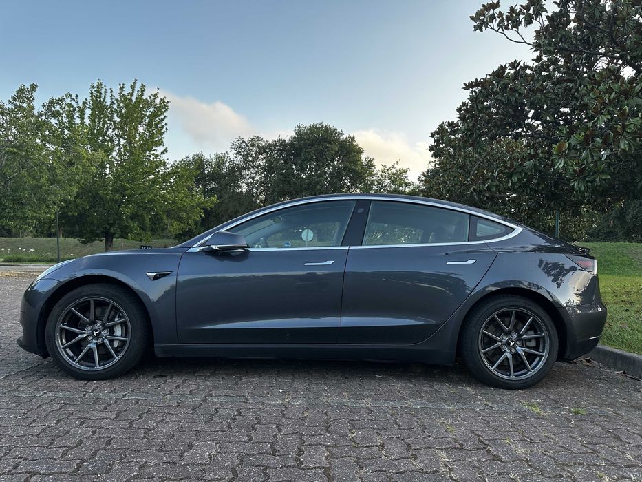 Tesla Model 3 — fotografia 4