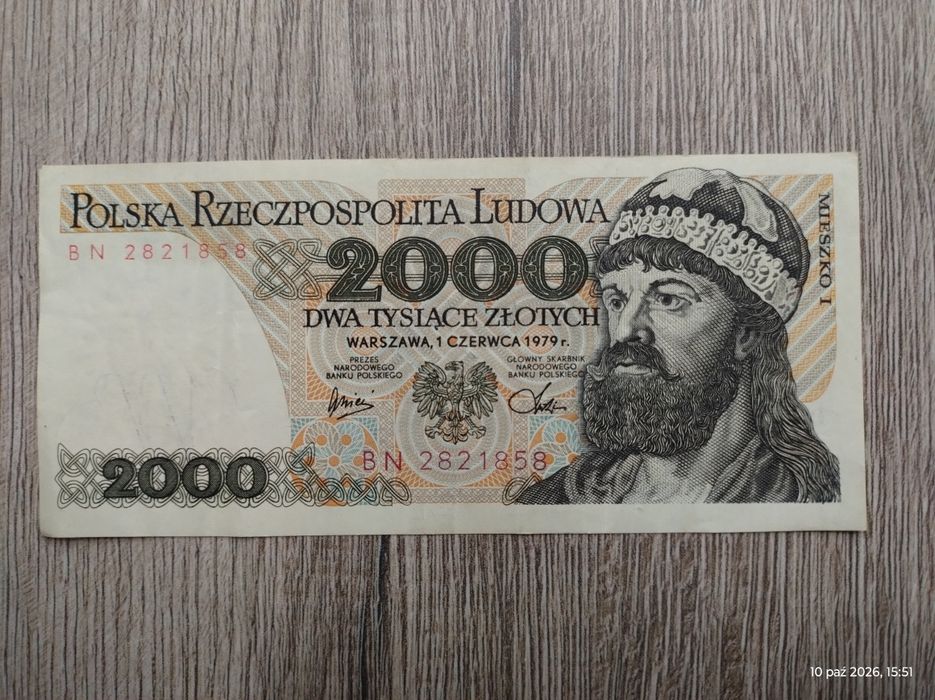Banknot 2000 zł z czasów PRL-u, z 1979 roku