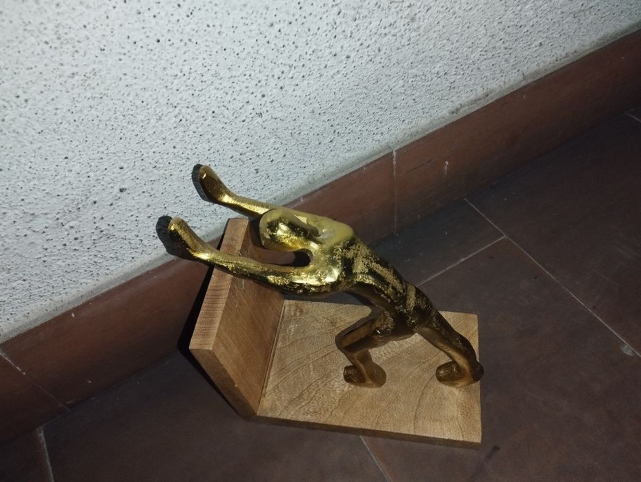 Estatueta / Estátua em latão