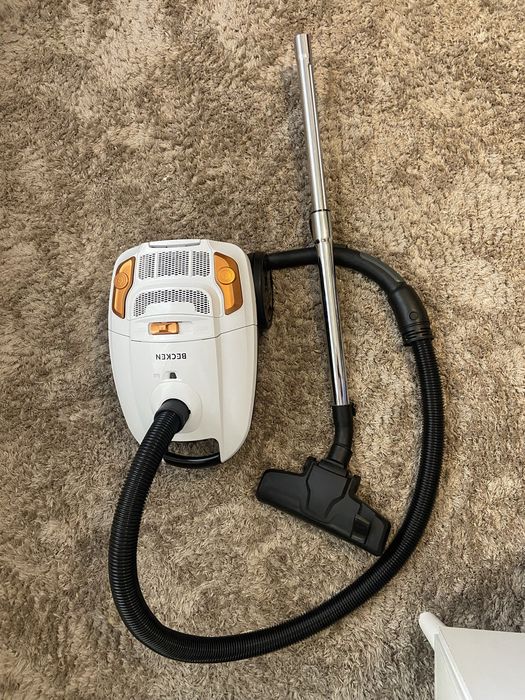 Aspirador, vendo aspirador novo , da marca beken