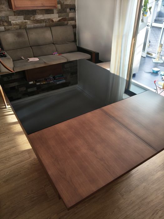 Conjunto de Sala de Jantar / Mesa Extensível + 4 Cadeiras + Aparador