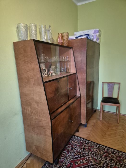 Komplet mebli drewnianych kalwaria lata 60te , rezerwacja  szafy i wytrynek do  31.08