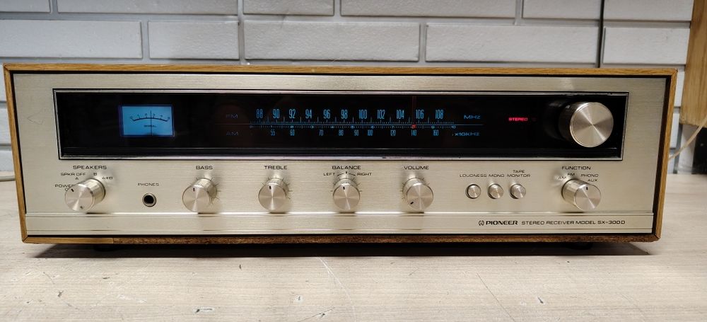 Amplituner PIONEER SX-300D. Vintage