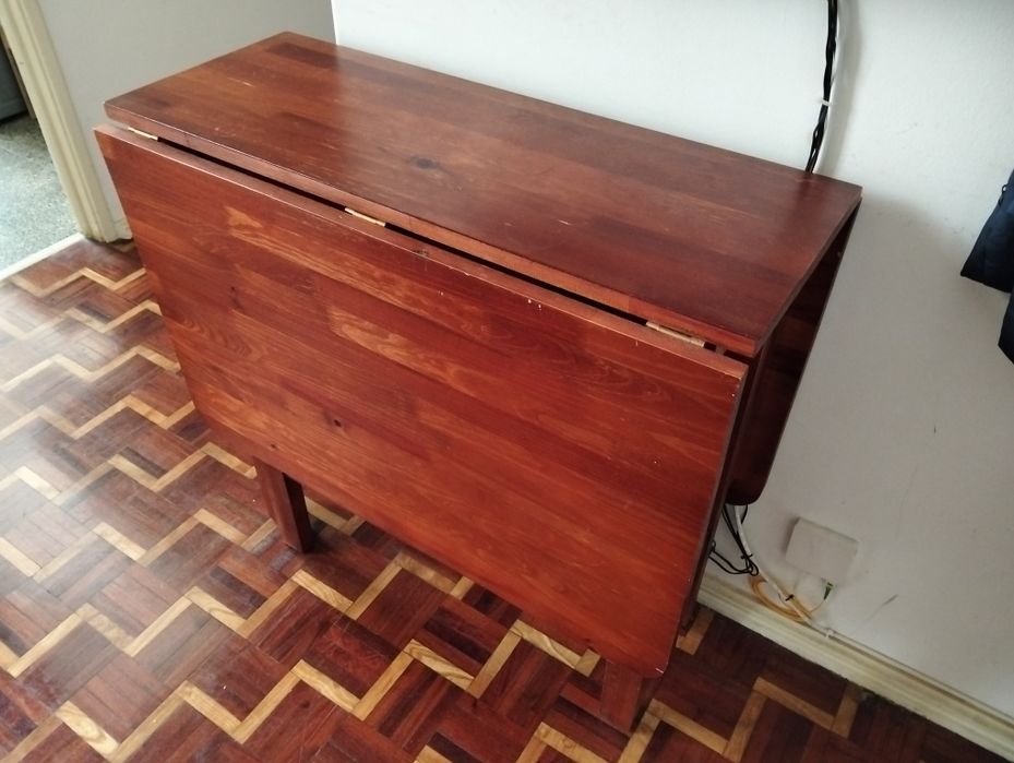 Mesa  de  jantar