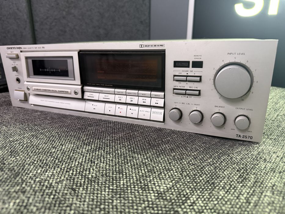 Касетна дека Onkyo Integra TA-2570