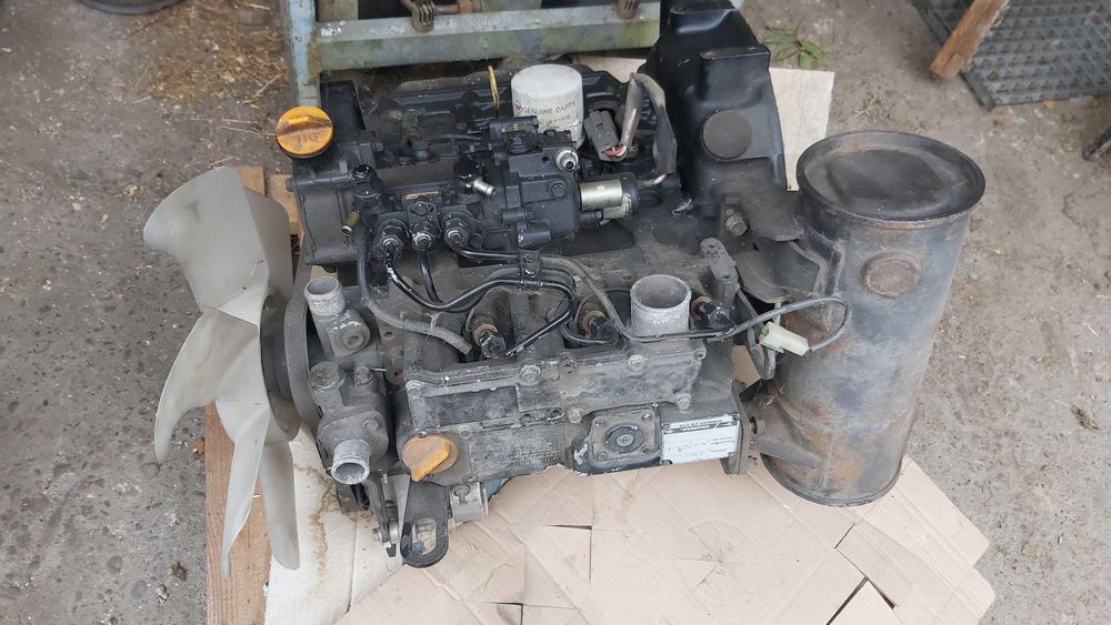 Silnik Yanmar 3TNV76