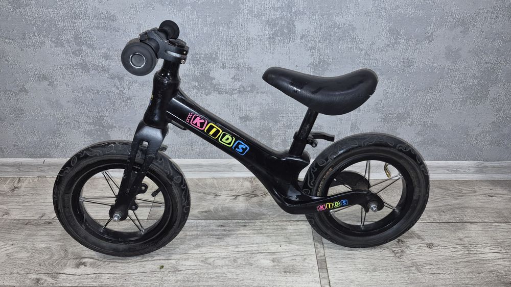 Велобіг (біговіл) дитячий PROFI KIDS, надувні колеса 12