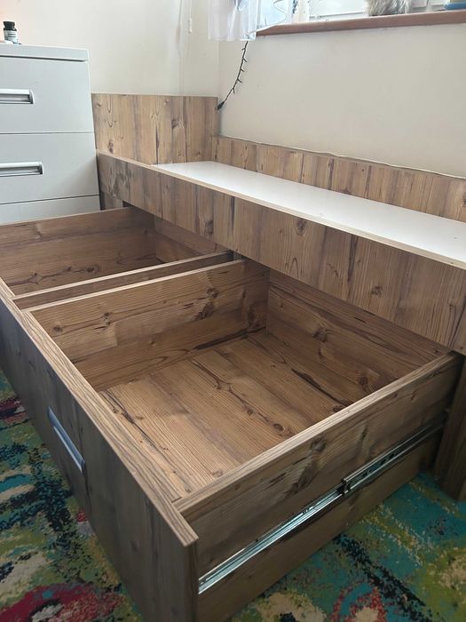 Łóżko z szufladami