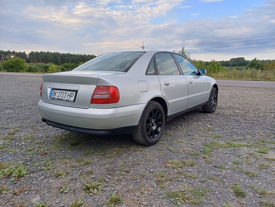 Audi a4 b5 2000р 1.6 газ бензин