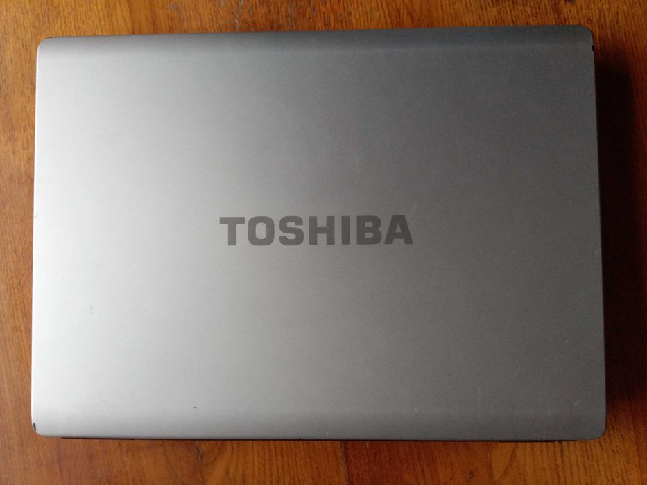 надежный ноутбук Toshiba в хорошем состоянии для учебы, работы и т. д.
