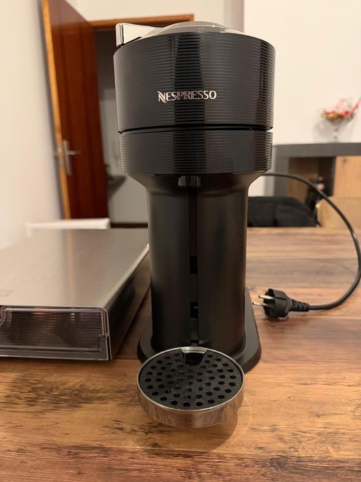 Máquina de café Nespresso Vertuo Next