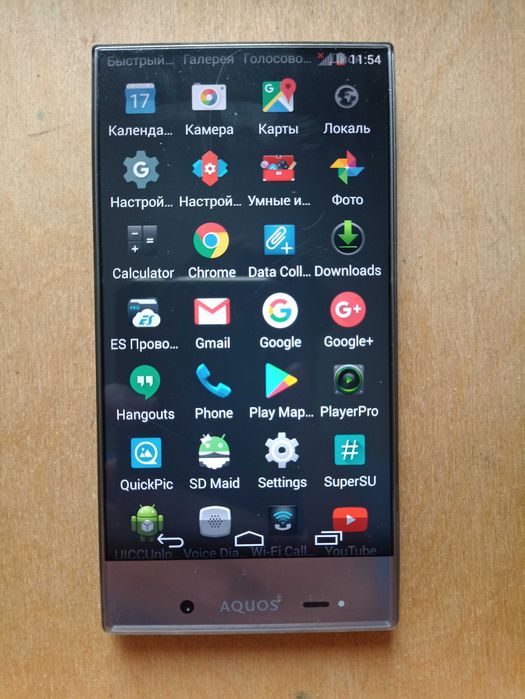 Sharp Aquos Crystal 306sh Унікальний безрамковий смартфон 2015 року