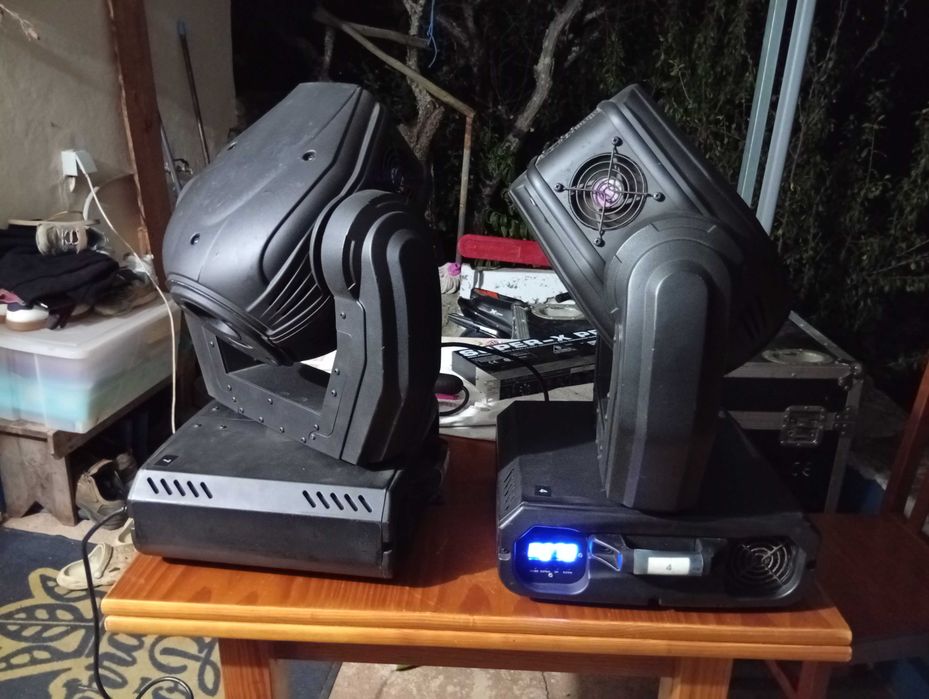 8 Moving heads showtec 250