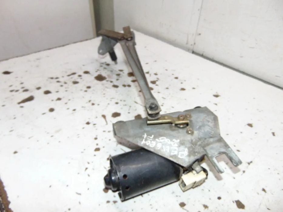 Peugeot 205 motor limpa vidros " usado em bom estado