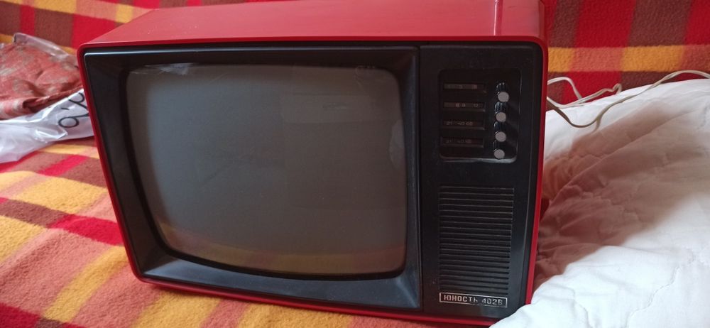 Telewizor turystyczny Junost 402B