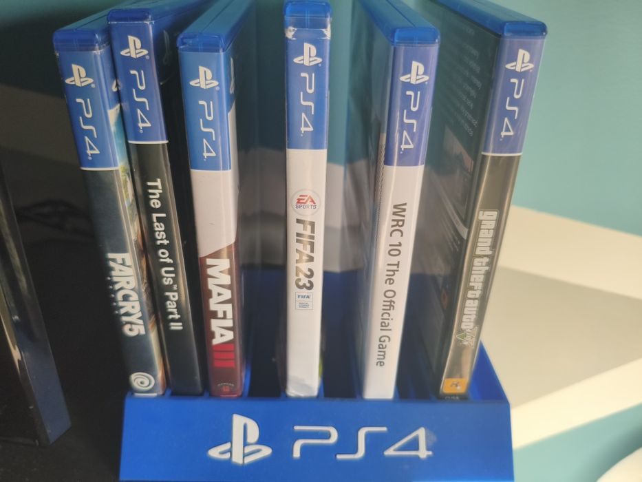 Zestaw gier PS4 plus stojak