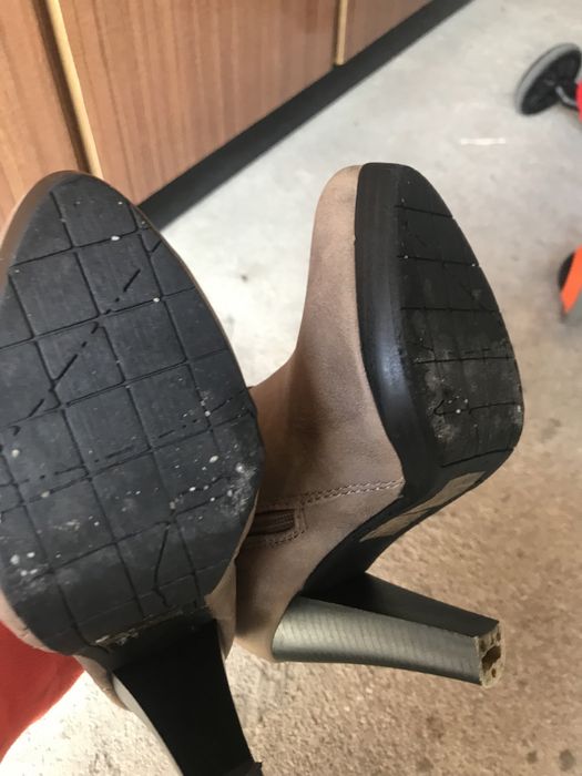 Vendo botas taupe 38 em bom estado