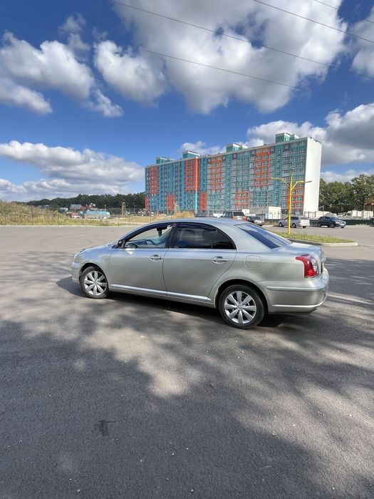 Продам Toyota Avensis