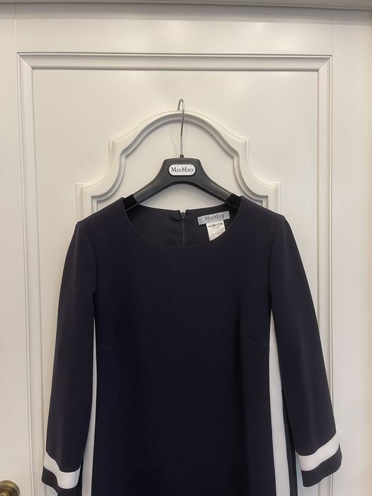 MAX MARA piękna klasyczna sukienka z białymi lamówkami