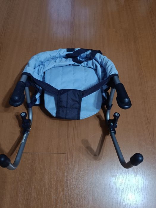 Cadeira de mesa criança viagem.