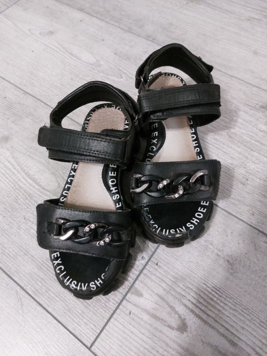 Босоніжки, сандалі, взуття на літо, літнє взуття