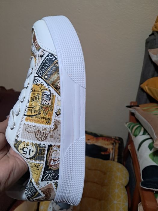 Vendo ténis da design