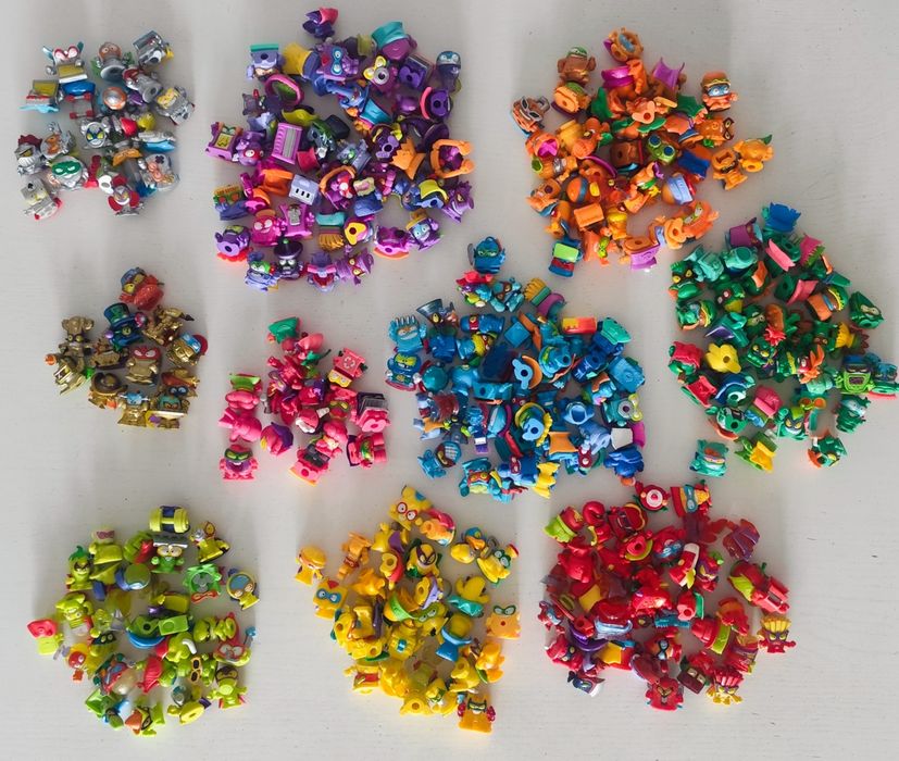 Super zings zestaw 317szt ultra rare. Super things.