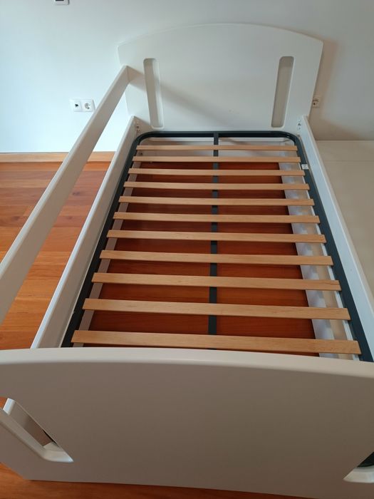 Cama criança como nova