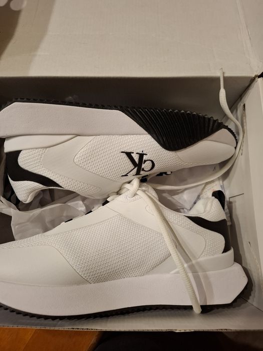 Продам кросівки CK