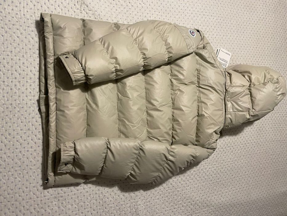 Puffer Moncler branco tamanho M