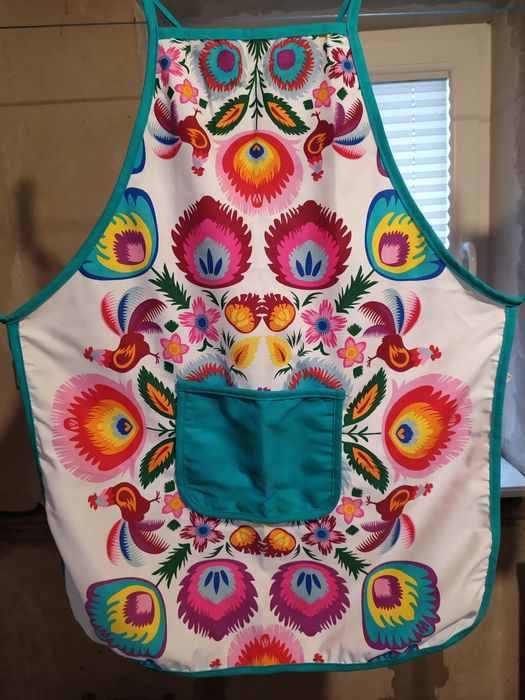 Fartuch kuchenny ze wzorem łowickim