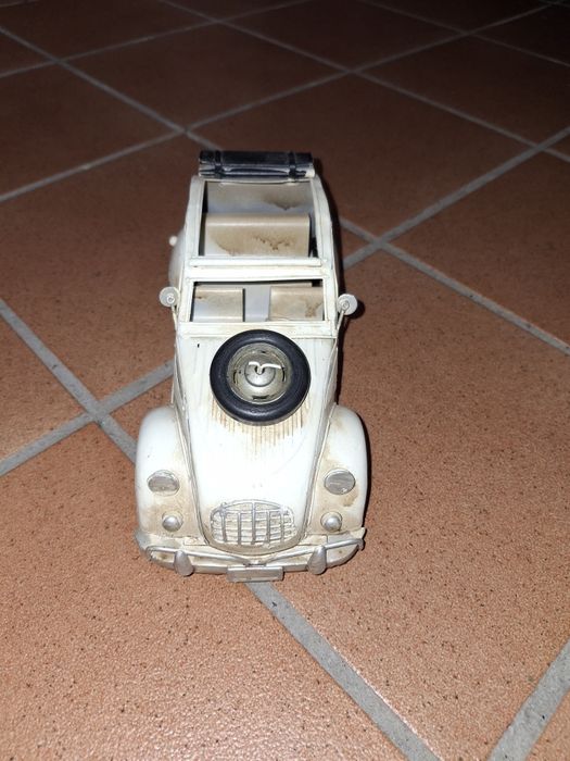 Veículos em chapa decorativos