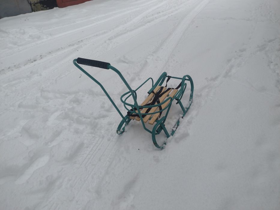 Продам санчата з ручкою для батьків