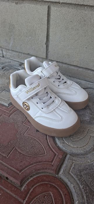 Взуття бу для дівчинки