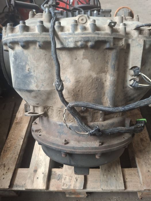 Skrzynia biegów  zf 4wg210    jcb  case hitachi