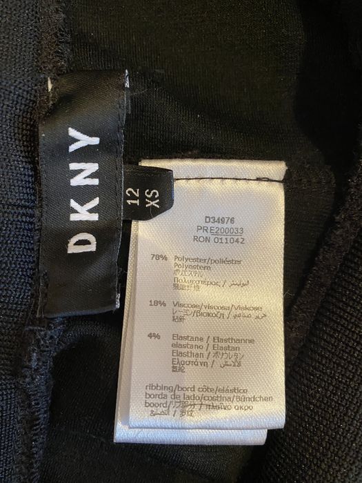 Продам костюм DKNY на девочку 12 лет XS