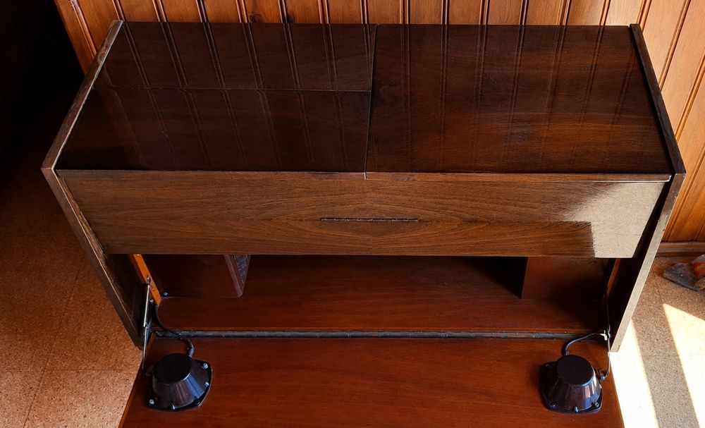 Radio Blaupunkt Typ 41100 Musiktruhe Stereo — Funcional — Anos 1960