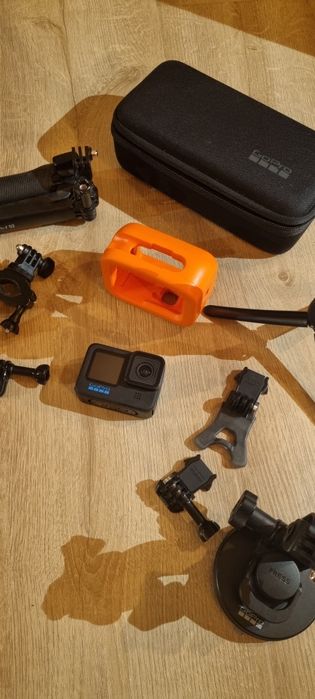 Gopro 10 com acessórios (Ótimo estado)