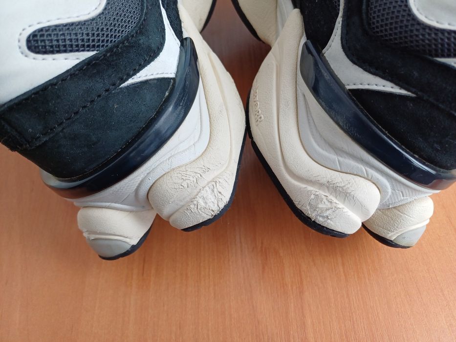 Оригинальные кроссовки NEW BALANCE 9060 40.5 размер: 1 100 грн